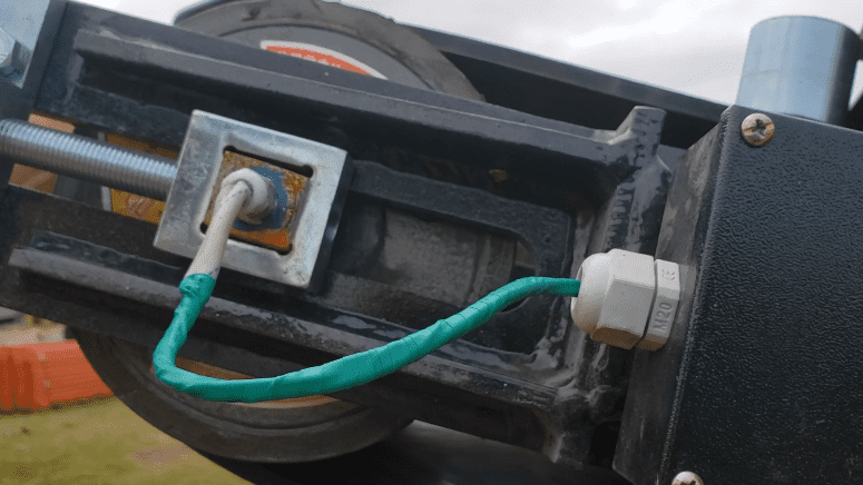 2. Filling drive roller gear oil